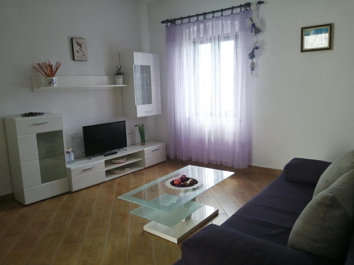 Apartment Placido Krk クルク エクステリア 写真