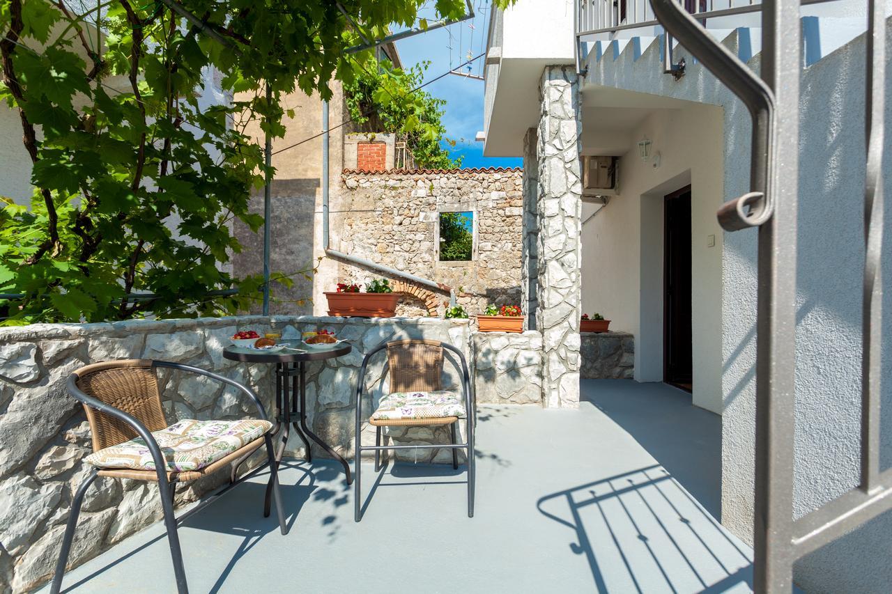 Apartment Placido Krk クルク エクステリア 写真