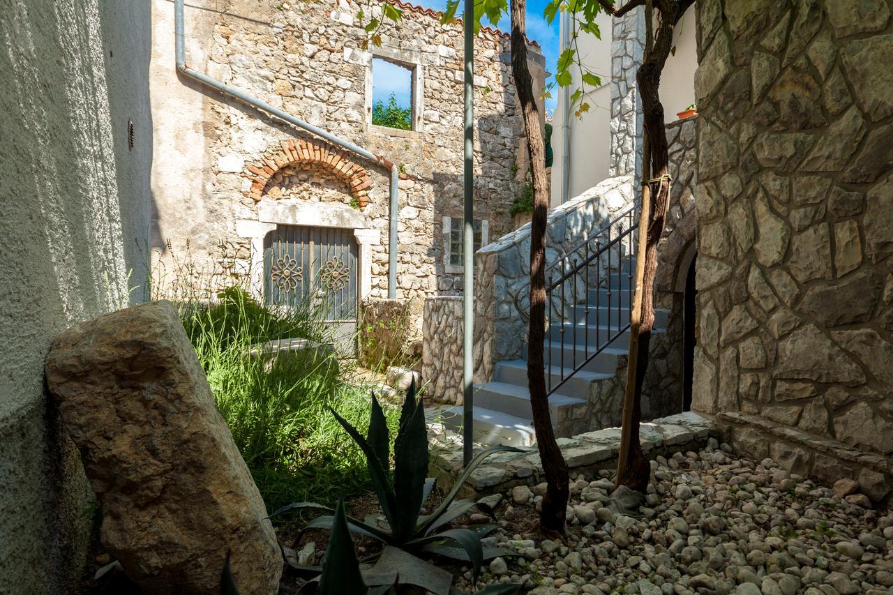 Apartment Placido Krk クルク エクステリア 写真