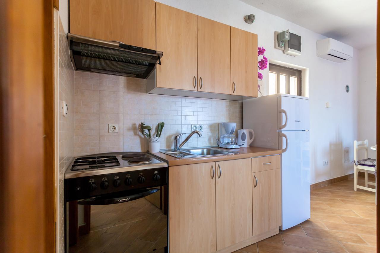 Apartment Placido Krk クルク エクステリア 写真