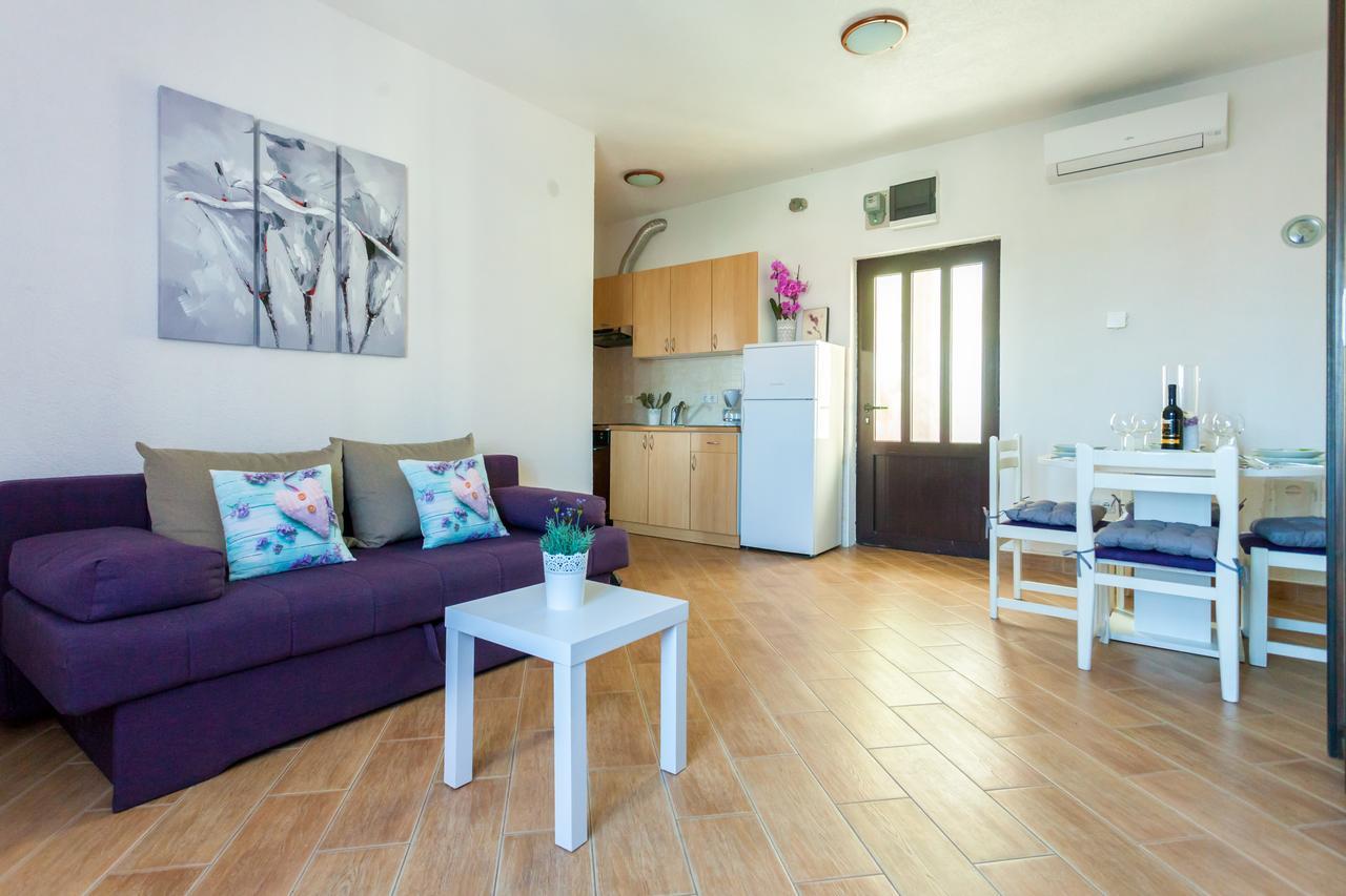 Apartment Placido Krk クルク エクステリア 写真
